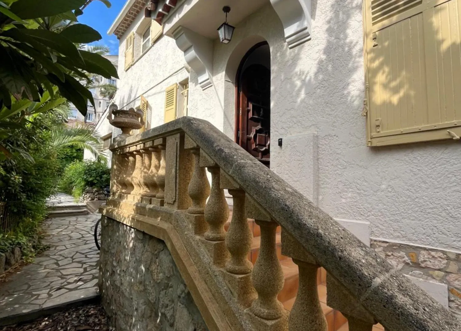 Villa Tricia Cannes Bed & Breakfast
