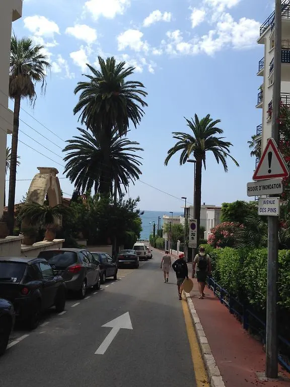 Villa Tricia Cannes Bed & Breakfast