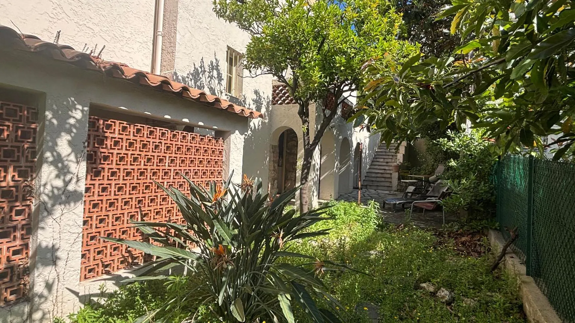 Villa Tricia Cannes Bed & Breakfast